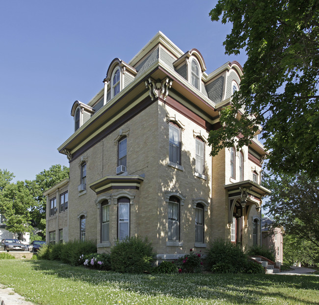 Van Dyke Mansion in Hastings, MN - Building Photo - Building Photo