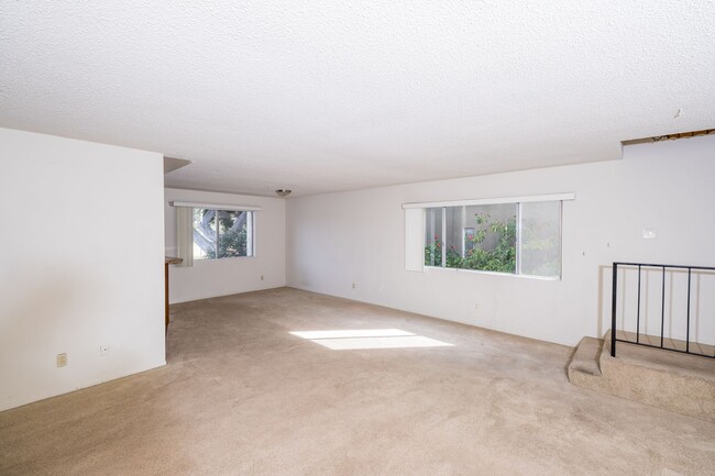 Sherman: 331 Eucalyptus in El Segundo, CA - Building Photo - Building Photo