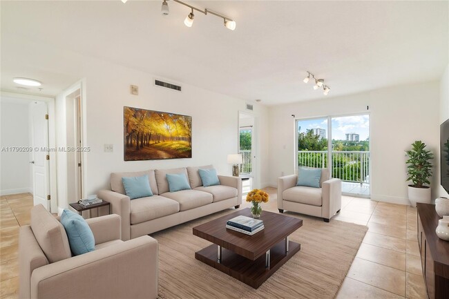280 SW 20th Rd in Miami, FL - Foto de edificio - Building Photo
