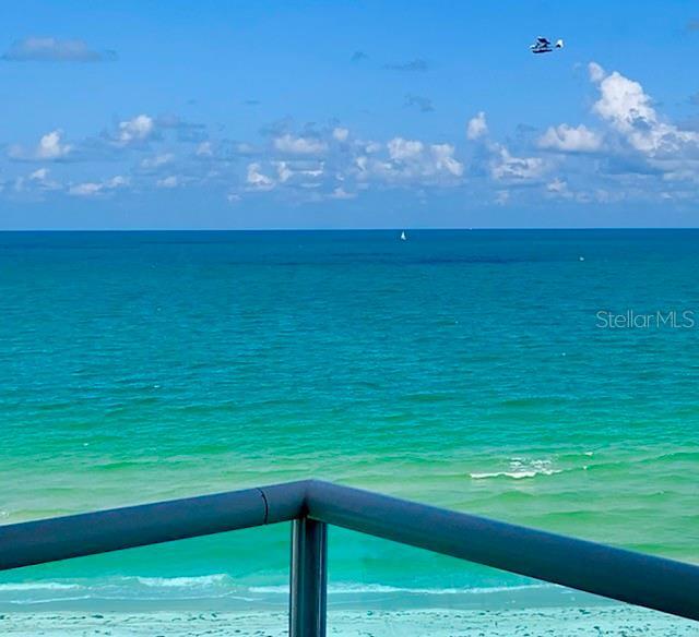 880 Mandalay Ave in Clearwater, FL - Building Photo