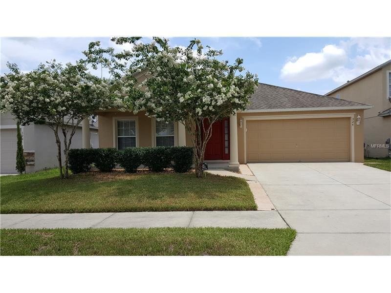 324 Red Kite Dr in Groveland, FL - Building Photo