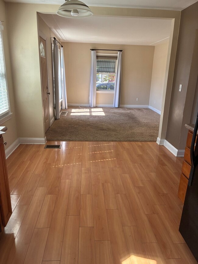 property at 1353 Northlawn St NE
