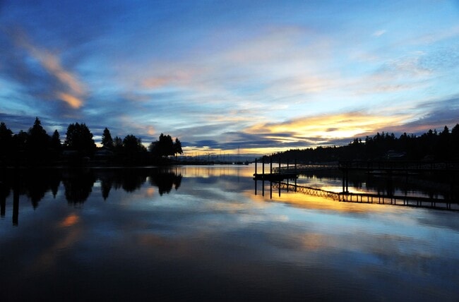 6246 NE Eagle Harbor Dr, Unit Apt. A