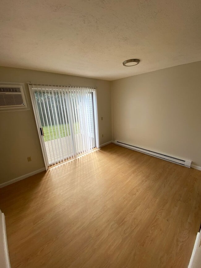 17 Indian Brook Cir in Rochester, NH - Building Photo - Building Photo