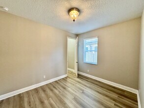 10738 Pleasant Knoll Dr in Tampa, FL - Building Photo - Building Photo