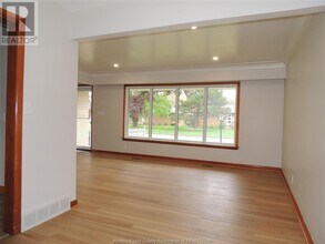 2497 Dandurand Ave in Windsor, ON - Building Photo - Building Photo
