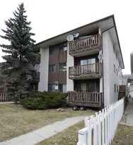 1722 11th Ave SW in Calgary, AB - Building Photo