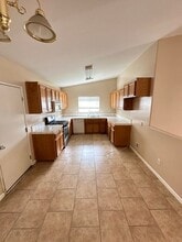 Charming 4-Bedroom, 2-Bathroom Home in Southeast Bakersfield in Bakersfield, CA - Building Photo - Building Photo