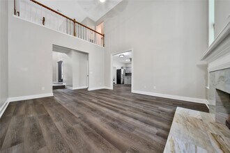 11 Windledge Pl in Spring, TX - Foto de edificio - Building Photo