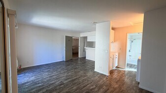 5027 Guava Ave, Unit 214 in La Mesa, CA - Building Photo