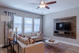 Roseview Townhomes in Carson City, NV - Foto de edificio - Interior Photo