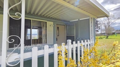 2397 Alaska Ave E in Port Orchard, WA - Building Photo - Building Photo