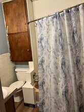 501 S Jefferson Way, Unit 1 in Indianola, IA - Foto de edificio - Building Photo