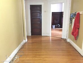 180 Saint Paul St, Unit 3 in Brookline, MA - Foto de edificio - Building Photo