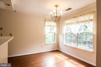 121 Timberbrook Ln in Gaithersburg, MD - Building Photo - Building Photo