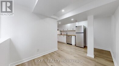 1121 Foxglove Pl in Mississauga, ON - Building Photo - Building Photo