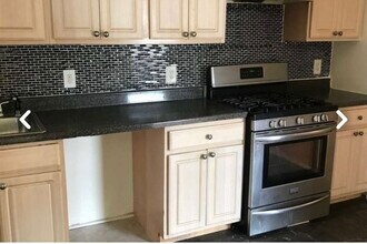 34 Pamrapo Ave, Unit Apt in a Private home in Jersey City, NJ - Building Photo - Building Photo