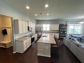118 Palmer Pl in Richmond Hill, GA - Foto de edificio - Building Photo