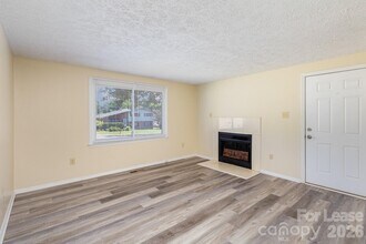 3131 Vestal Pl in Charlotte, NC - Building Photo - Building Photo