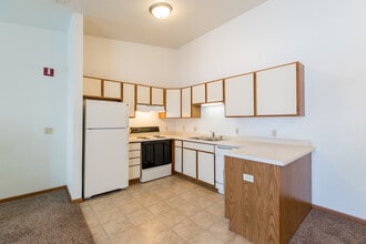 Harvest View Apartments-Heat/Water Included in Brillion, WI - Foto de edificio - Building Photo