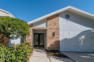 1110 Woodcrest Ave in Safety Harbor, FL - Building Photo - Building Photo