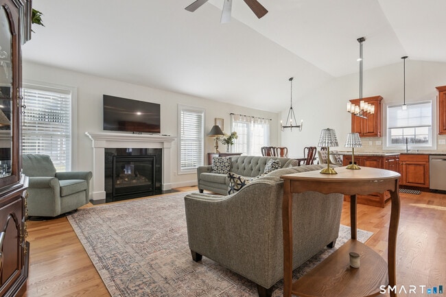 90 Applegate in Southington, CT - Building Photo - Building Photo