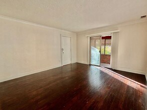 5017-5019 Wyandotte St in Kansas City, MO - Building Photo - Building Photo