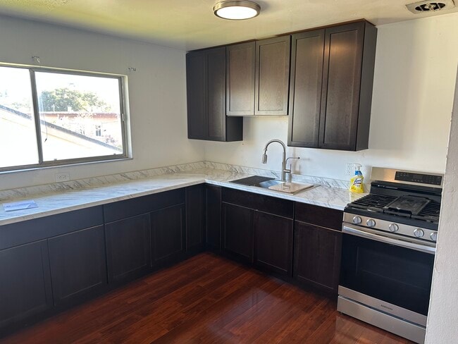 2711 McGee Ave, Unit B