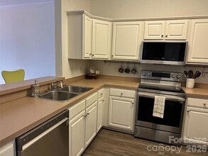 1410 4th St Dr NW in Hickory, NC - Building Photo - Building Photo