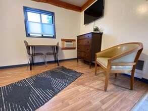 14871 Mt Hwy 35, Unit CabinFour in Bigfork, MT - Building Photo - Building Photo