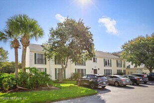 71 Ponte Vedra Colony Cir in Ponte Vedra Beach, FL - Building Photo