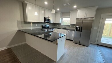 305 Tricha Cir SW in Gravette, AR - Building Photo - Building Photo