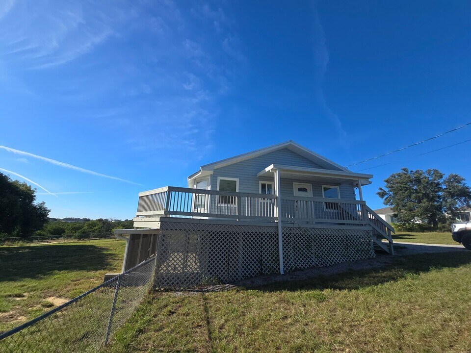 705 Lake Ada Blvd in Dundee, FL - Building Photo