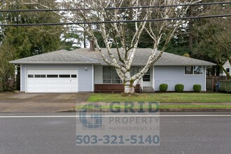 1100 SE 130th Ave in Portland, OR - Building Photo - Building Photo