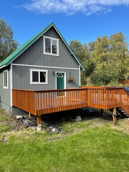 2454 Aurora Ln in Palmer, AK - Building Photo