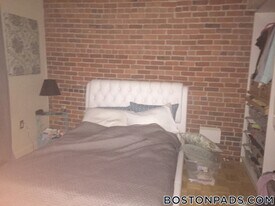 108 Gainsborough St in Boston, MA - Building Photo