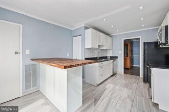 549 Florida Ave in Herndon, VA - Building Photo - Building Photo