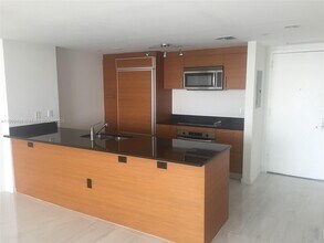 50 Biscayne Blvd, Unit 3101 in Miami, FL - Foto de edificio - Building Photo