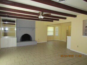5702 NW Cedarwood Dr in Lawton, OK - Building Photo - Building Photo