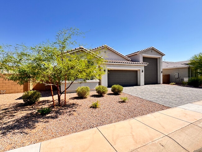 property at 786 W Palo Verde Dr