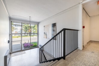 362 McArthur & 388-390 Irwin Miller in Ottawa, ON - Building Photo - Lobby