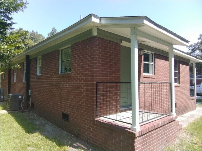 304 Old Shaw Rd in Fayetteville, NC - Building Photo - Building Photo