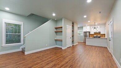 25 W 5th St in Fayetteville, AR - Building Photo - Building Photo