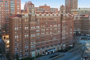 The Majestic in Kansas City, MO - Building Photo
