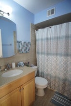 636 W Webster Ave, Unit 401 in Chicago, IL - Building Photo - Building Photo