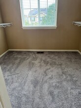 4852 S Picadilly Ct in Aurora, CO - Foto de edificio - Building Photo