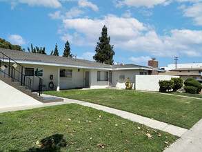 3504 W Mungall Dr in Anaheim, CA - Building Photo - Building Photo