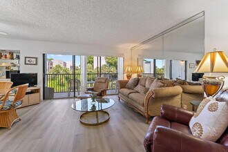 1605 S US Hwy 1, Unit B201 in Jupiter, FL - Foto de edificio - Building Photo