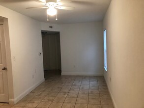 211 Green Acres Rd in Fort Walton Beach, FL - Foto de edificio - Building Photo