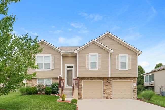 property at 705 Hibiscus Cir